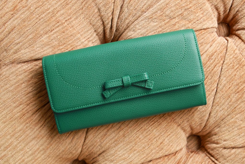 23年は緑のお財布がおすすめ 魅力がいっぱい おしゃれで人気